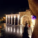 1811 Cave Отель 4*