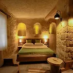 1811 Cave Невшехир