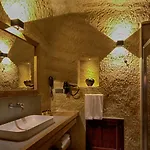 1811 Cave فندق