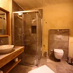 فندق 1811 Cave 4*