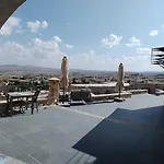 1811 Cave فندق