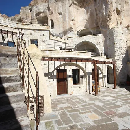 1811 Cave