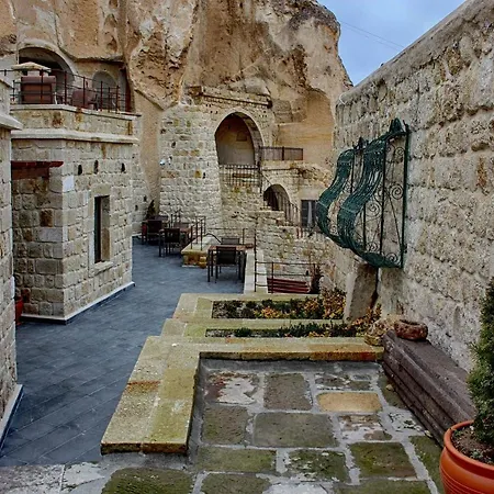1811 Cave Hotel