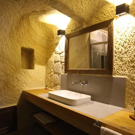 1811 Cave Hotel