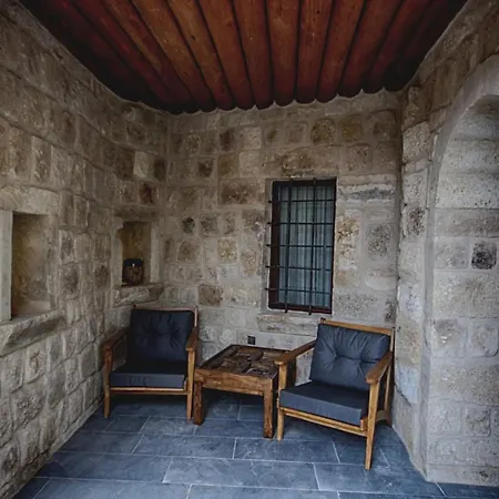 1811 Cave Hotel