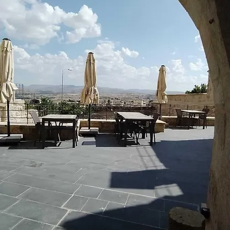 1811 Cave Hotel 4*