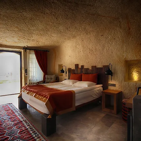 1811 Cave Hotel