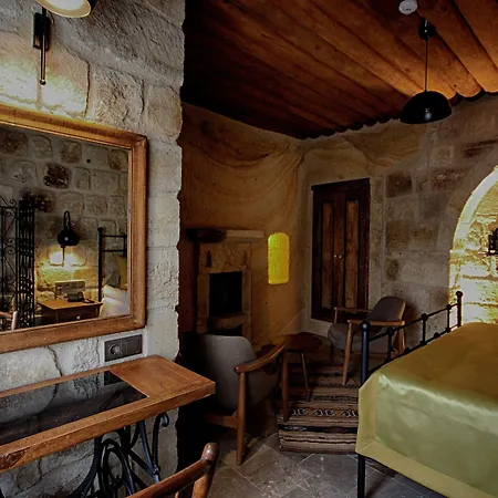 1811 Cave Hotel 4*